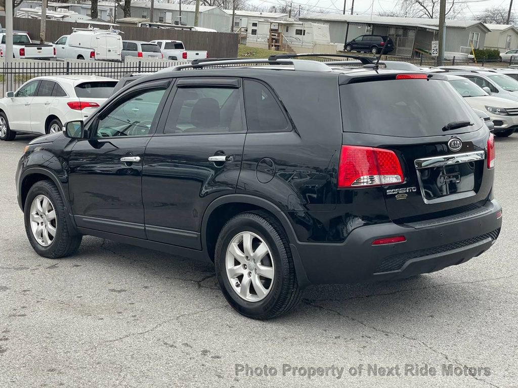 Used 2013 Kia Sorento LX w/ Convenience Pkg image 5
