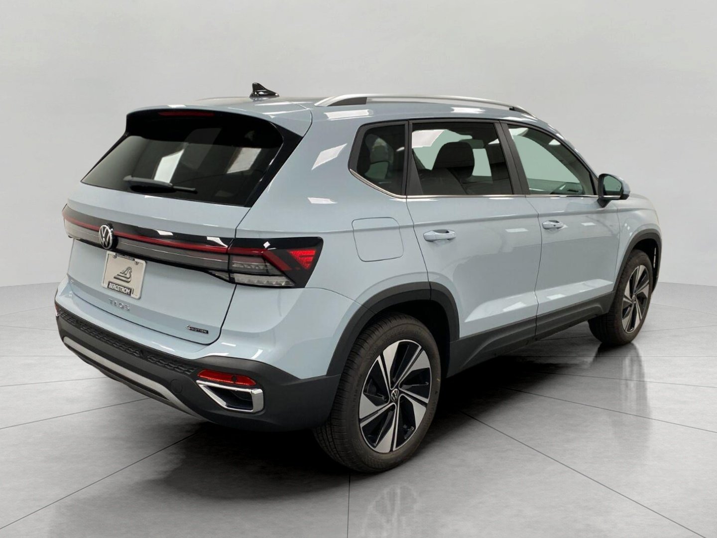 New 2026 Volkswagen Taos SE AWD/4WD image 3