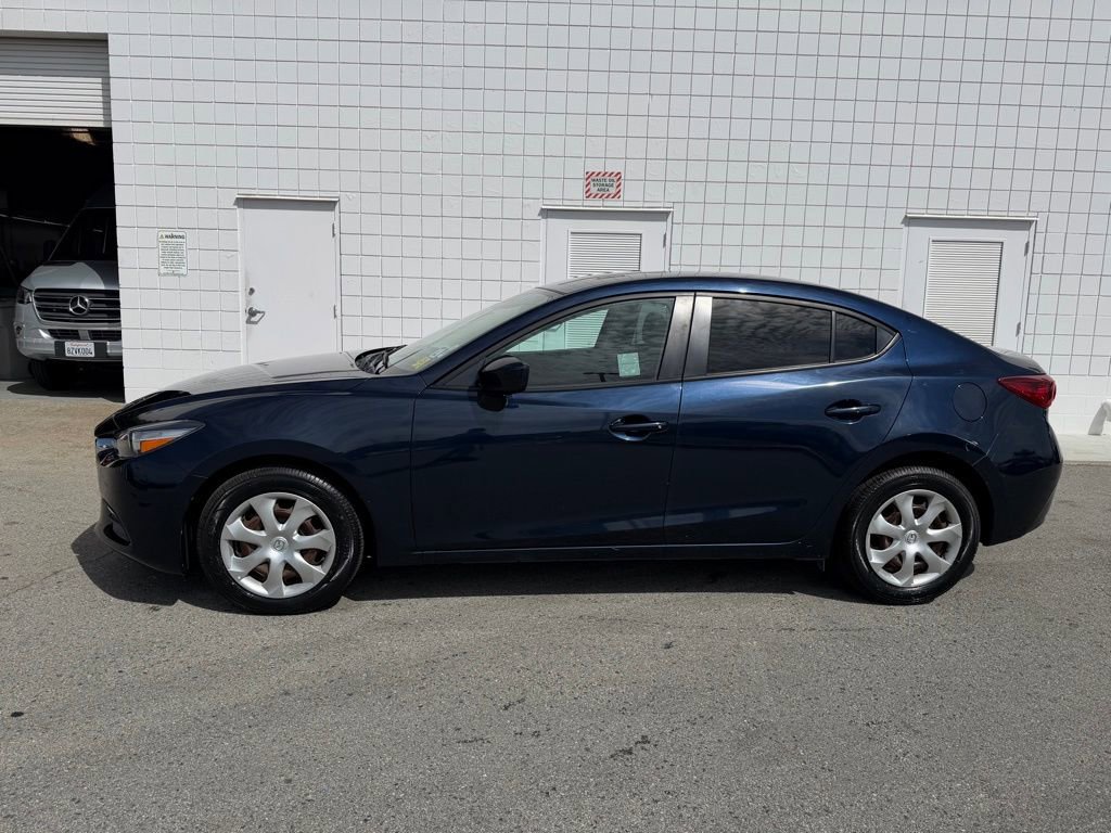 Used 2018 MAZDA MAZDA3 Sport FWD image 3