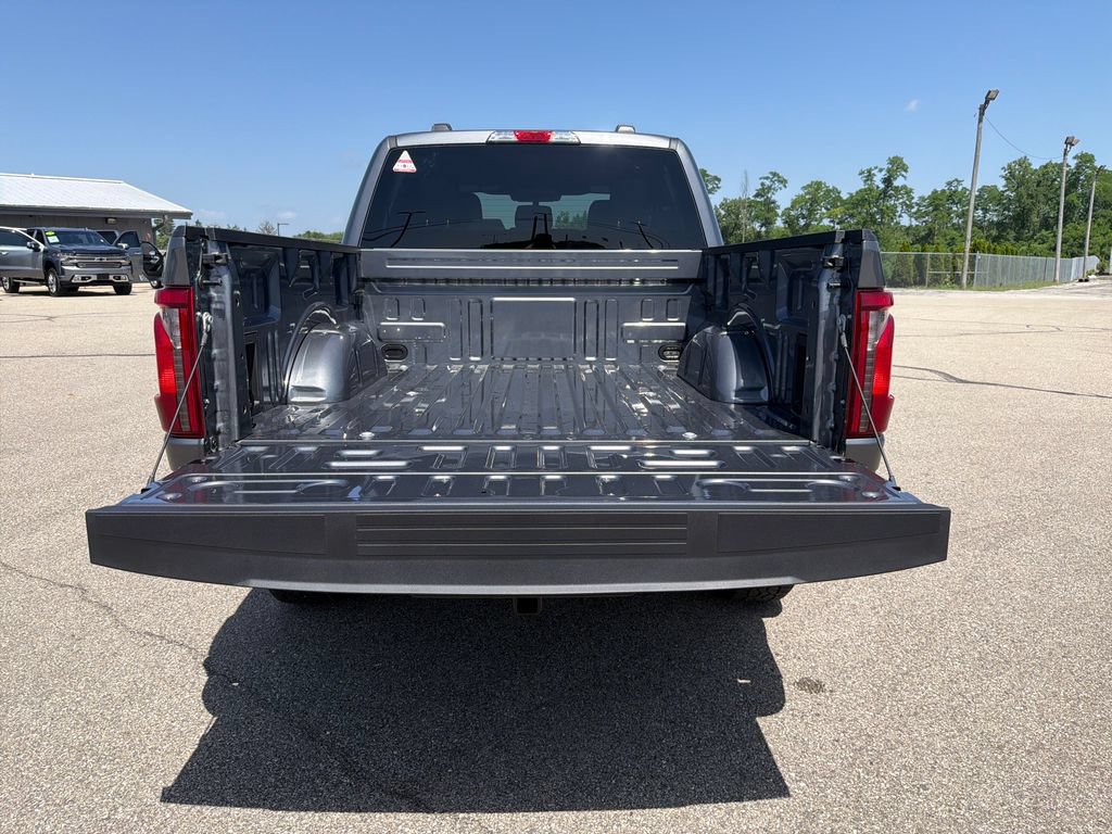 New 2026 Ford F150 XLT w/ XLT Black Appearance Package AWD/4WD image 8