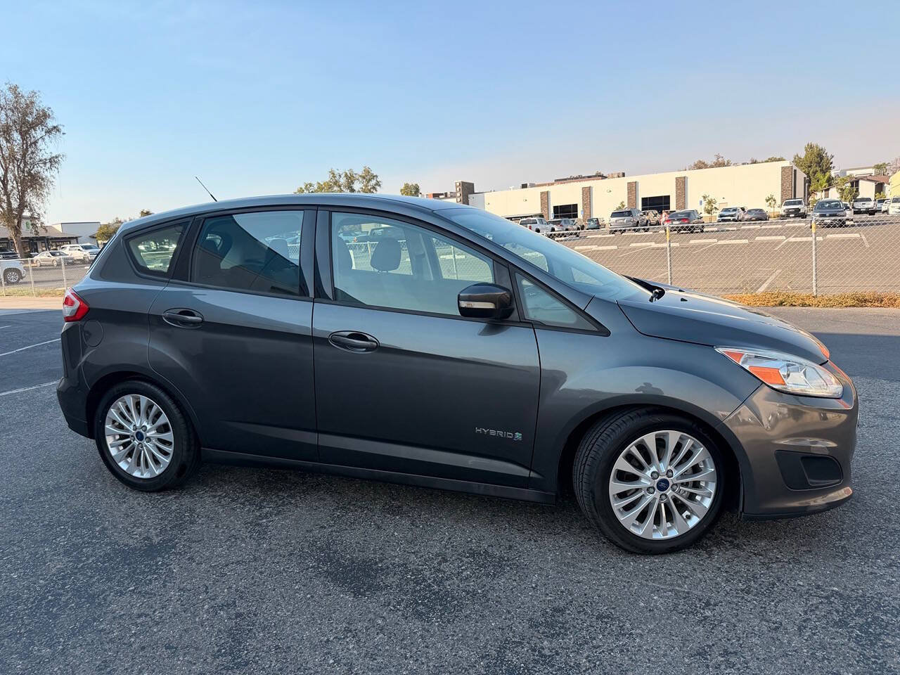 Used 2017 Ford C-MAX SE FWD image 6