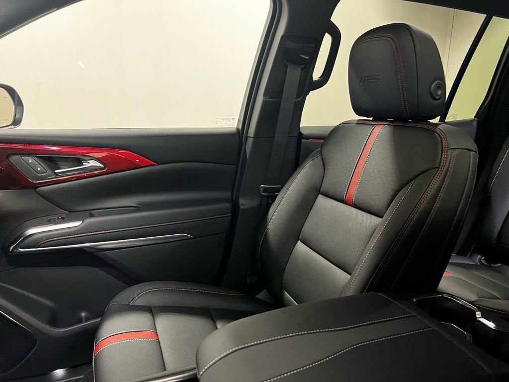New 2026 Chevrolet Traverse RS w/ LPO, Floor Liner Package image 23