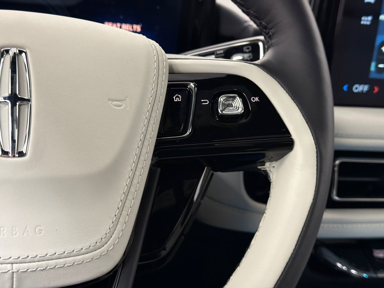 New 2026 Lincoln Aviator Black Label image 26