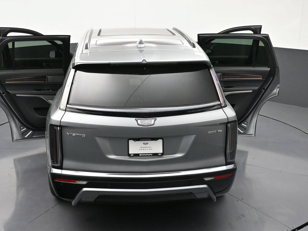 Used 2026 Cadillac Vistiq Luxury w/ LPO, Floor Liner Package AWD/4WD image 36