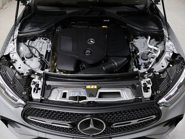 Certified 2025 Mercedes-Benz GLC 300 4MATIC image 37
