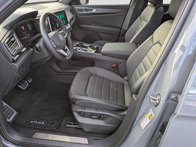 Used 2025 Volkswagen Atlas Cross Sport SEL R-Line image 15