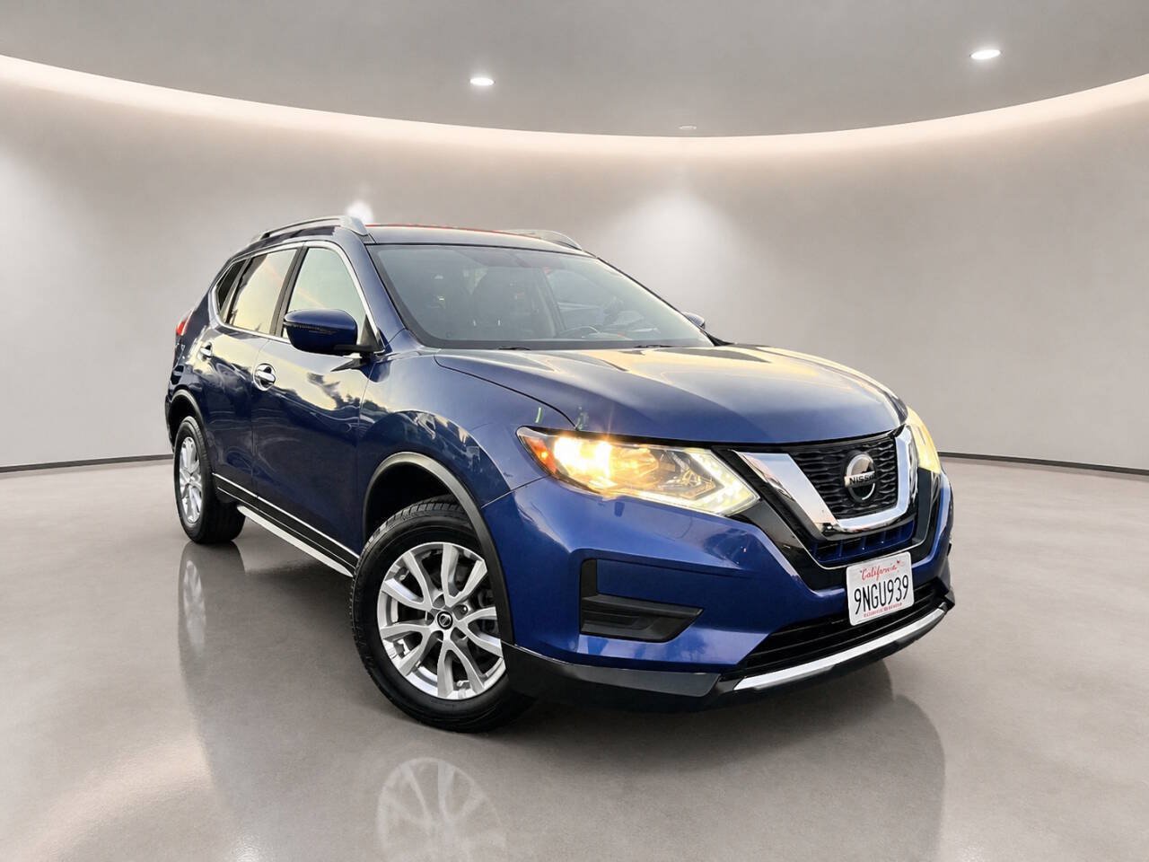 Used 2017 Nissan Rogue SV
