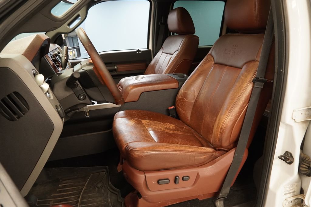 Used 2011 Ford F250 King Ranch w/ King Ranch w/Chrome Pkg image 3