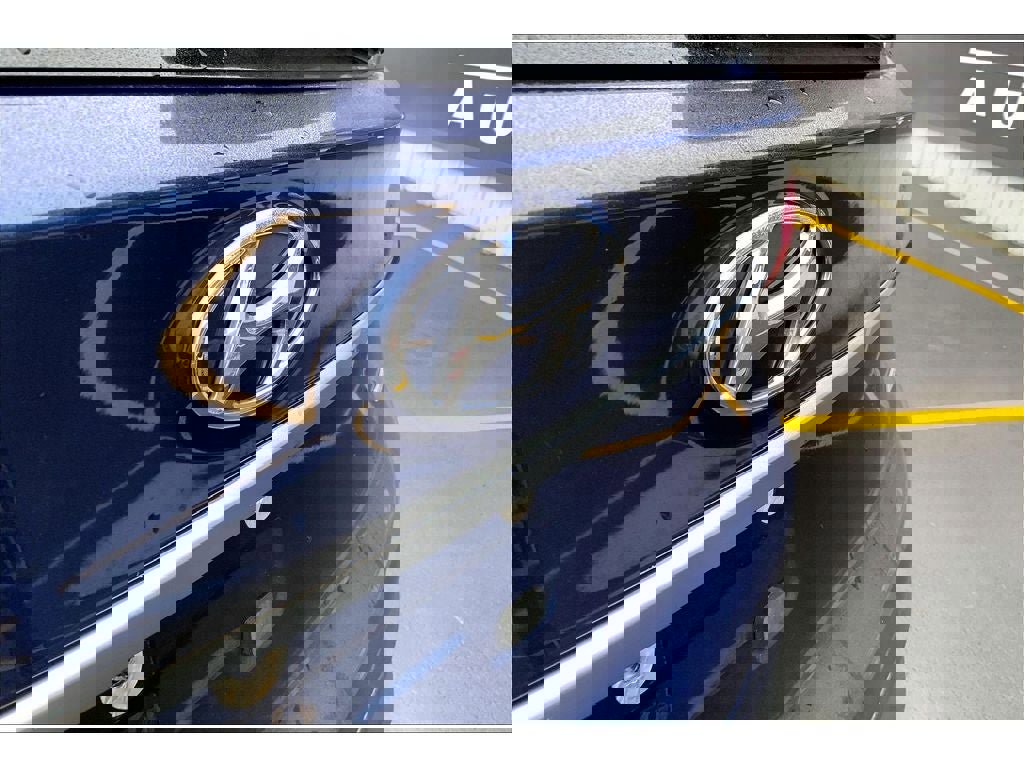 Used 2020 Hyundai Santa Fe SE image 31