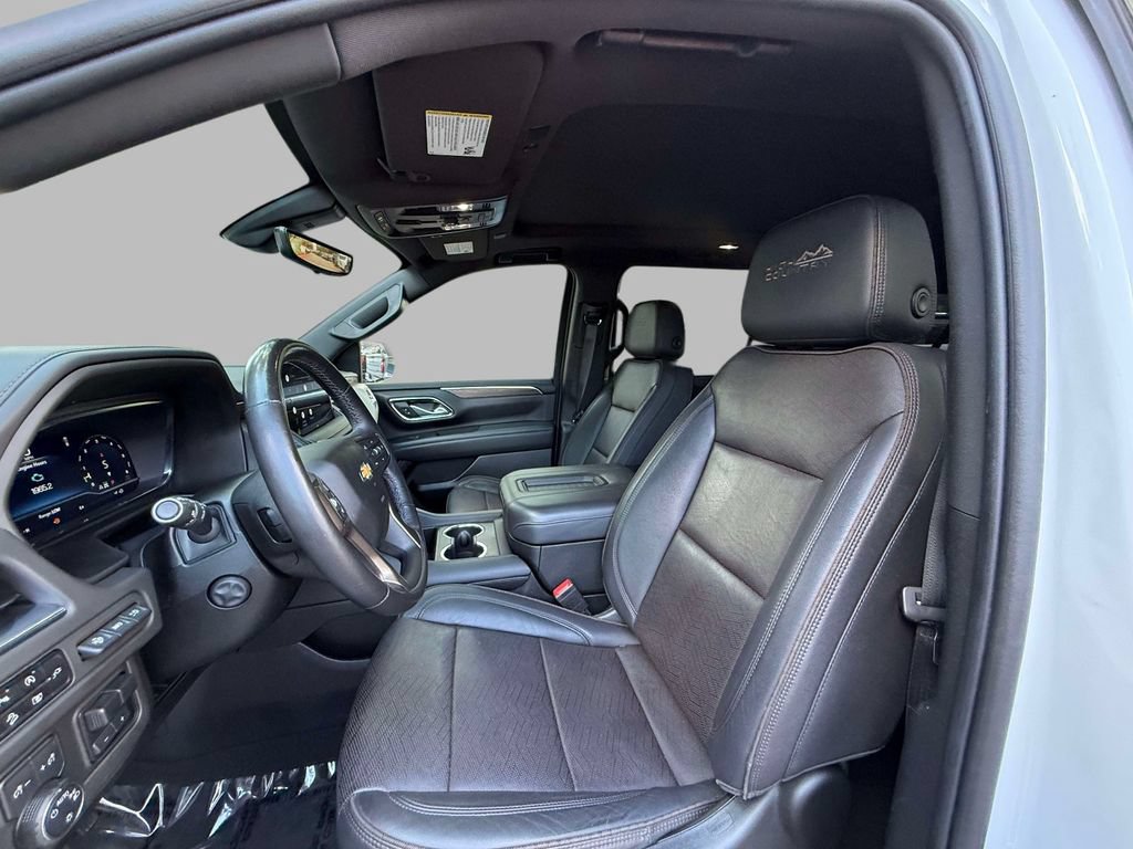 Used 2022 Chevrolet Suburban High Country w/ Max Trailering Package AWD/4WD image 2