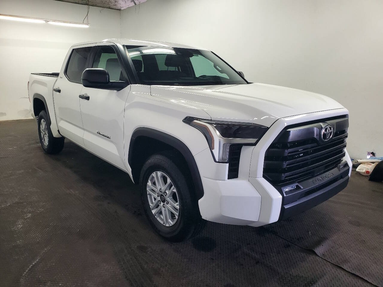 Used 2025 Toyota Tundra SR5 AWD/4WD image 3