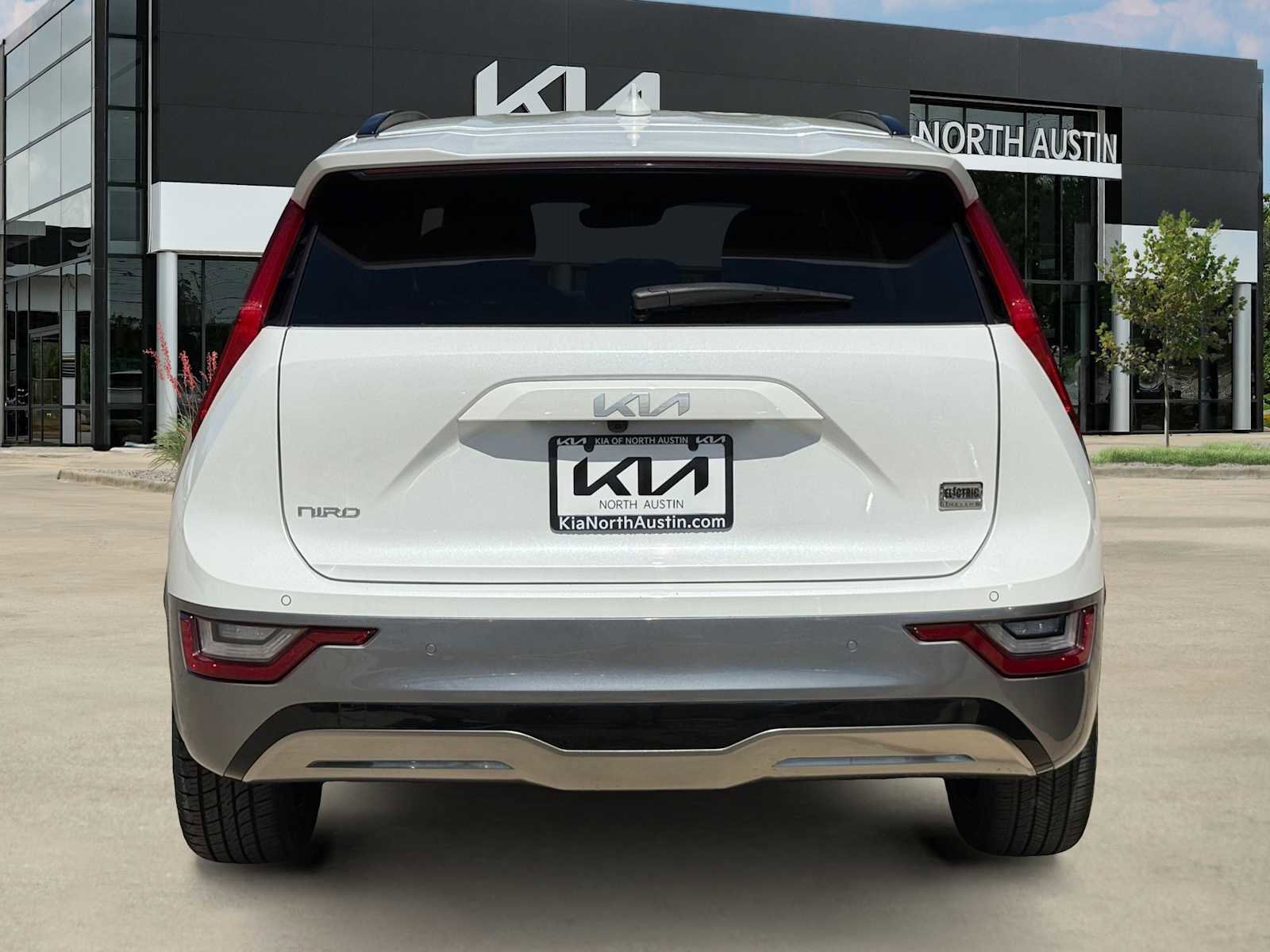 Used 2023 Kia Niro Wave w/ Wave Preserve Package FWD image 10