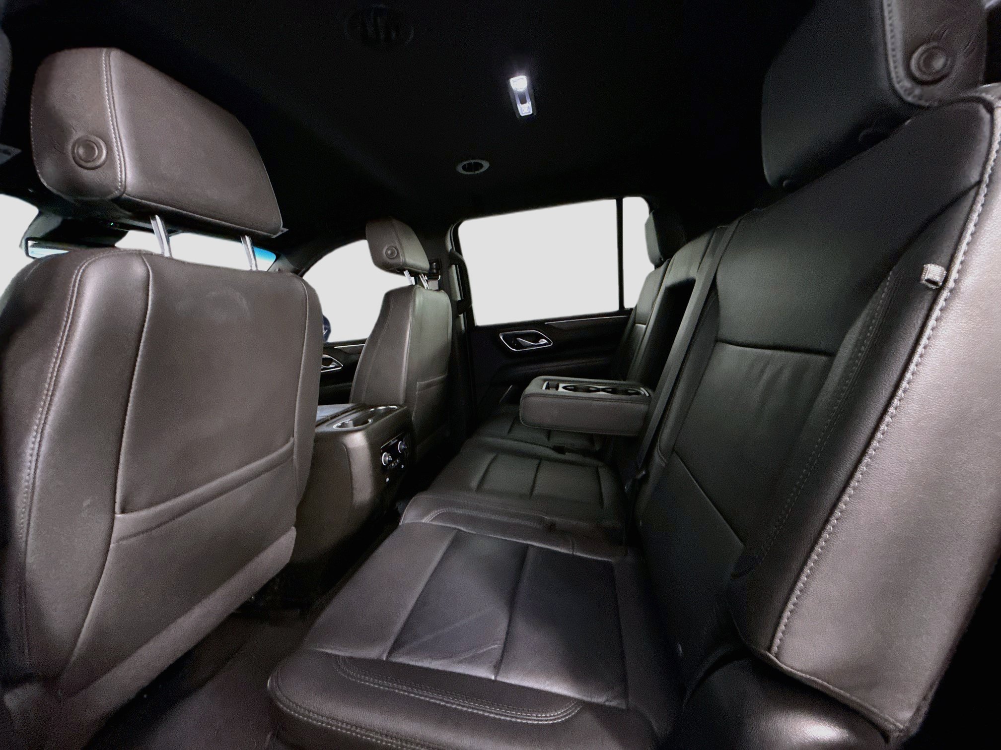 Used 2024 Chevrolet Suburban LT RWD image 26