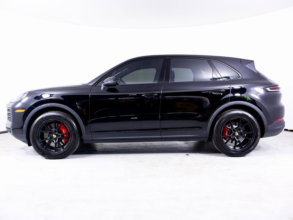 Certified 2024 Porsche Cayenne image 2