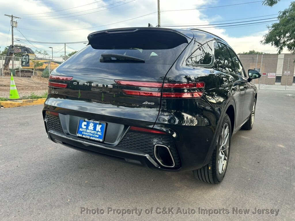 Used 2022 Genesis GV70 2.5T w/ Advanced Package AWD/4WD image 10