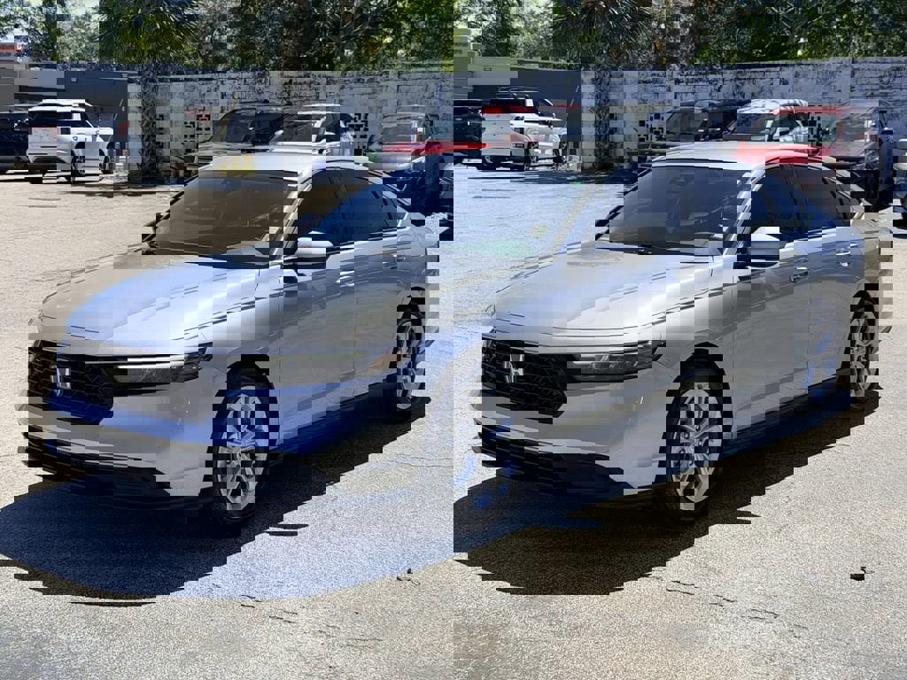 Used 2025 Honda Accord LX image 9