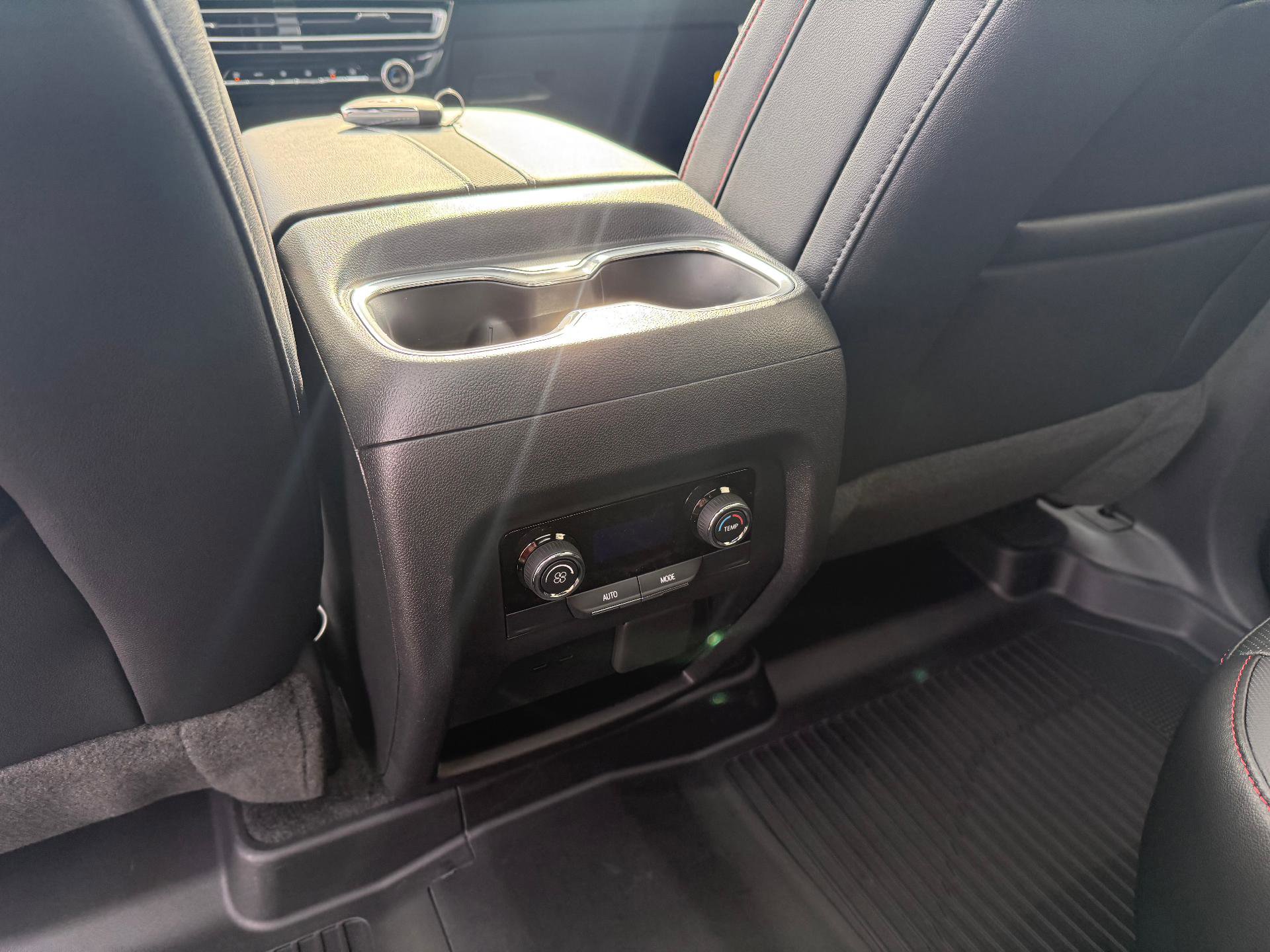 New 2026 Chevrolet Traverse Z71 w/ Enhanced Driving Package AWD/4WD image 23