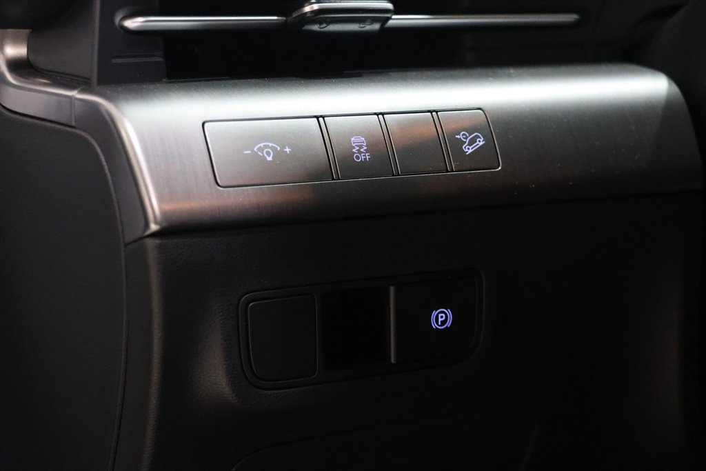 Used 2025 Hyundai Kona SEL FWD image 18