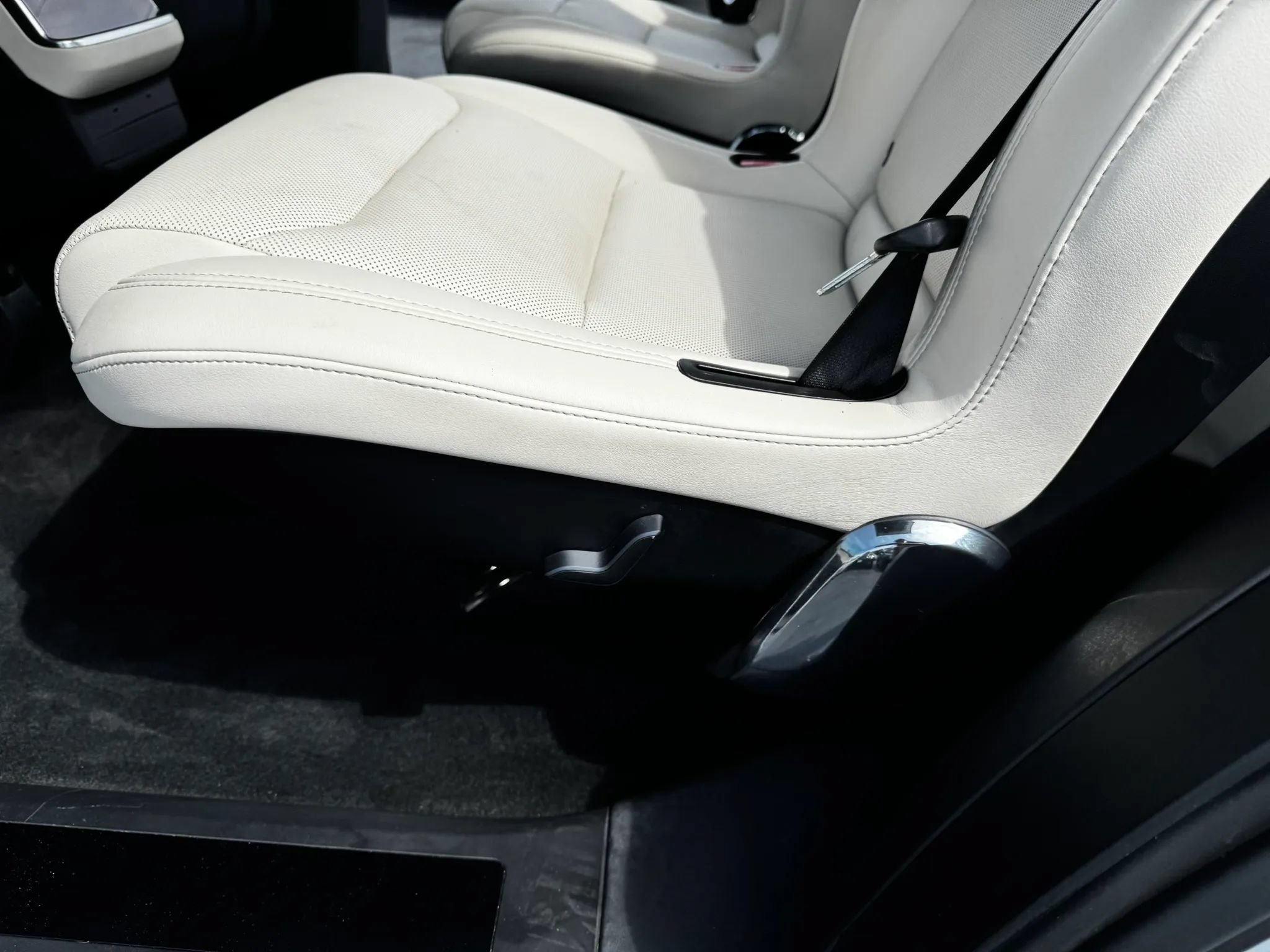 Used 2022 Tesla Model X AWD/4WD image 22