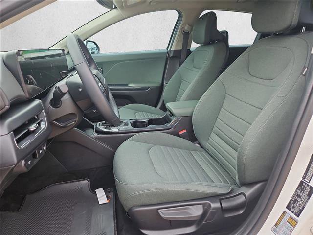 Used 2025 Kia K4 EX image 16