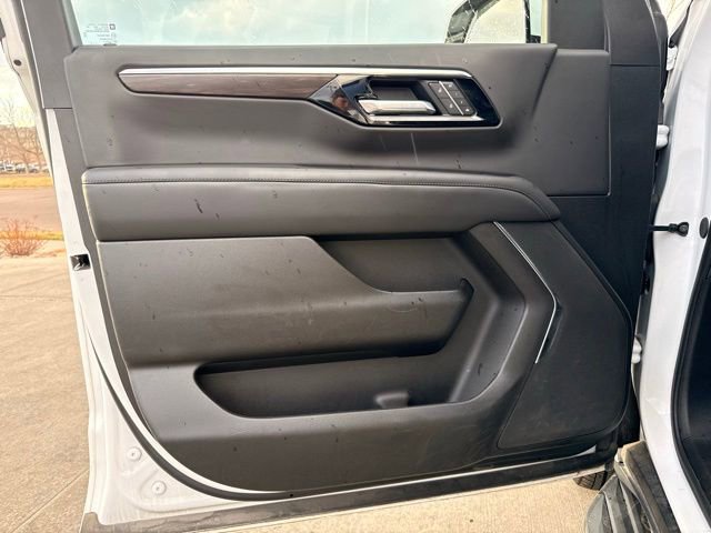 Used 2025 Chevrolet Tahoe LT image 10