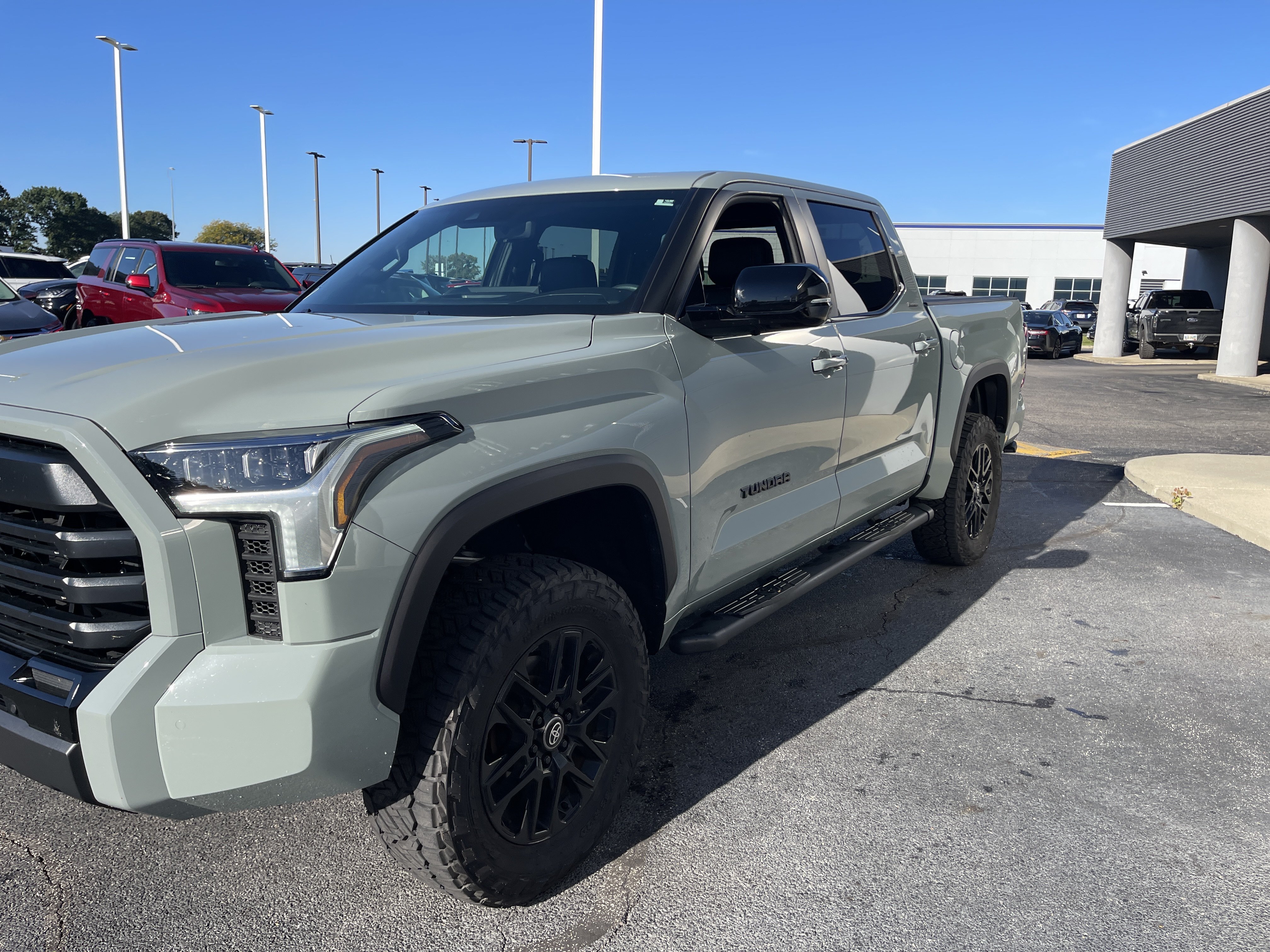 Used 2025 Toyota Tundra Limited AWD/4WD image 3