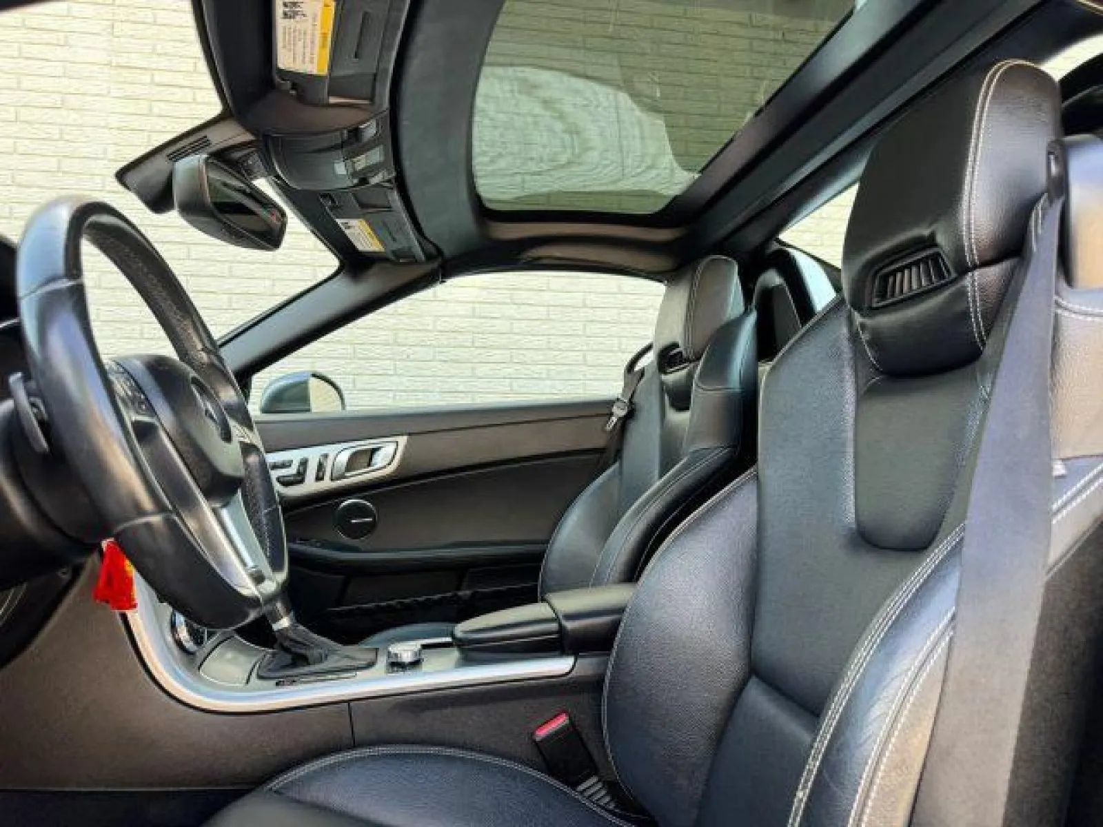 Used 2015 Mercedes-Benz SLK 250 image 28