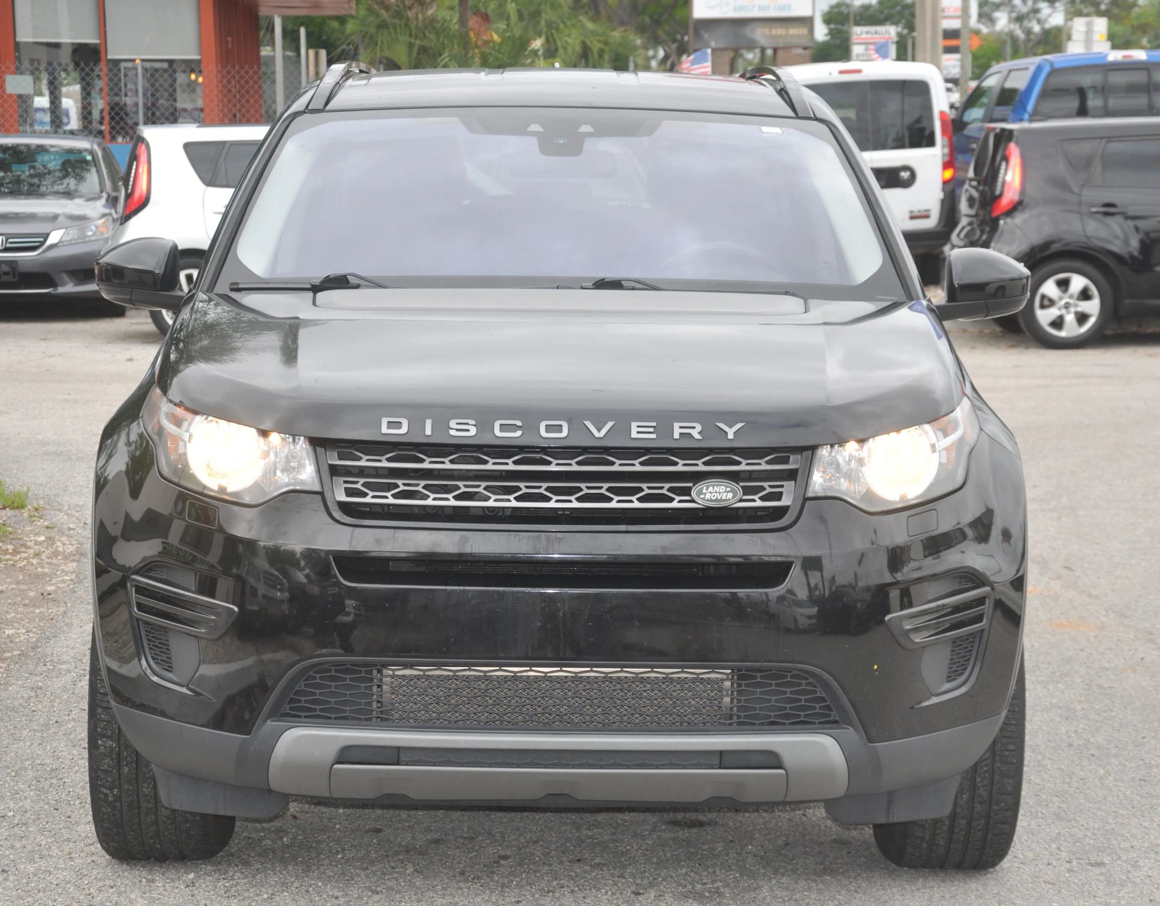 Used 2017 Land Rover Discovery Sport SE image 23