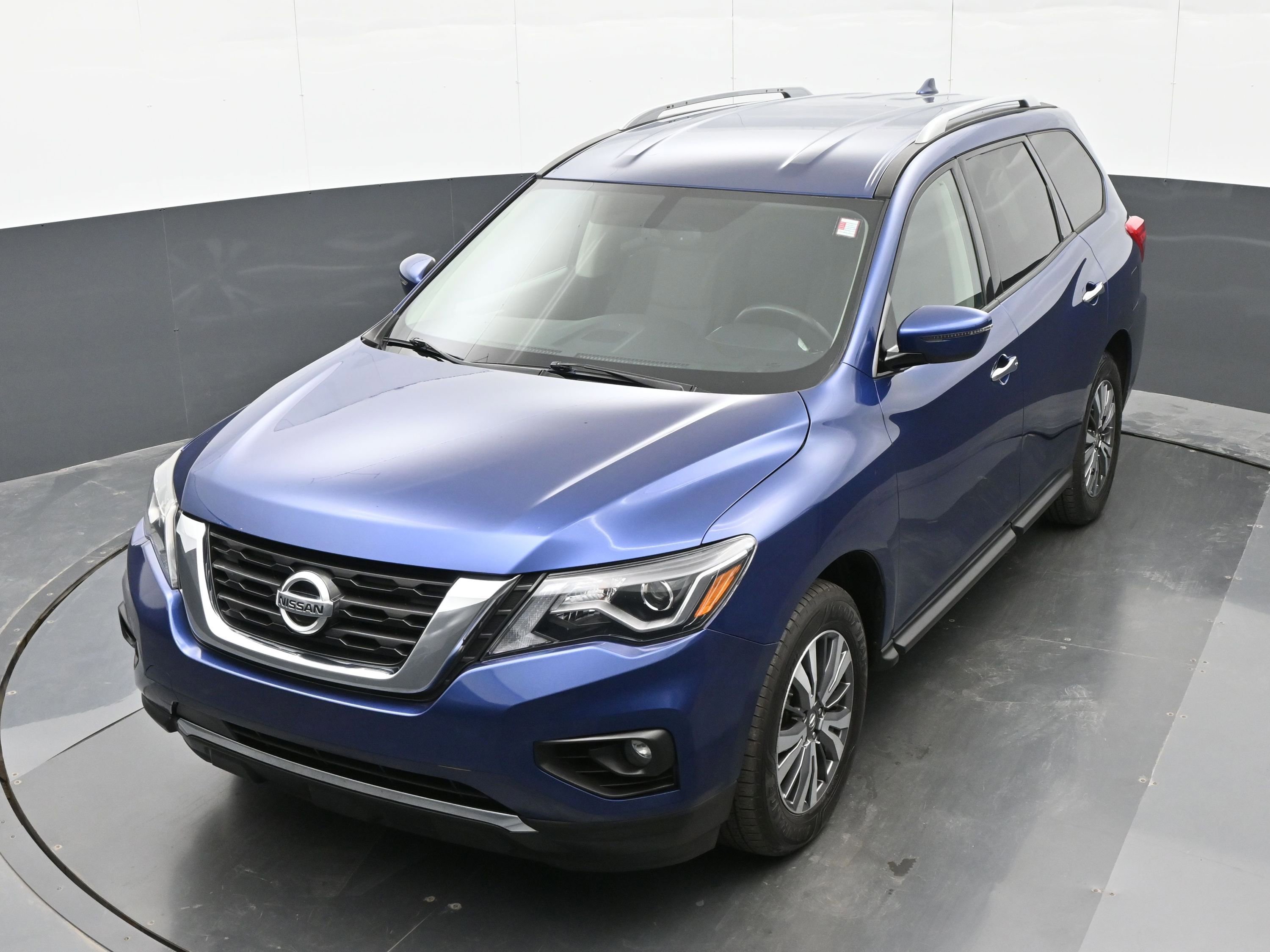 Used 2020 Nissan Pathfinder SV image 38