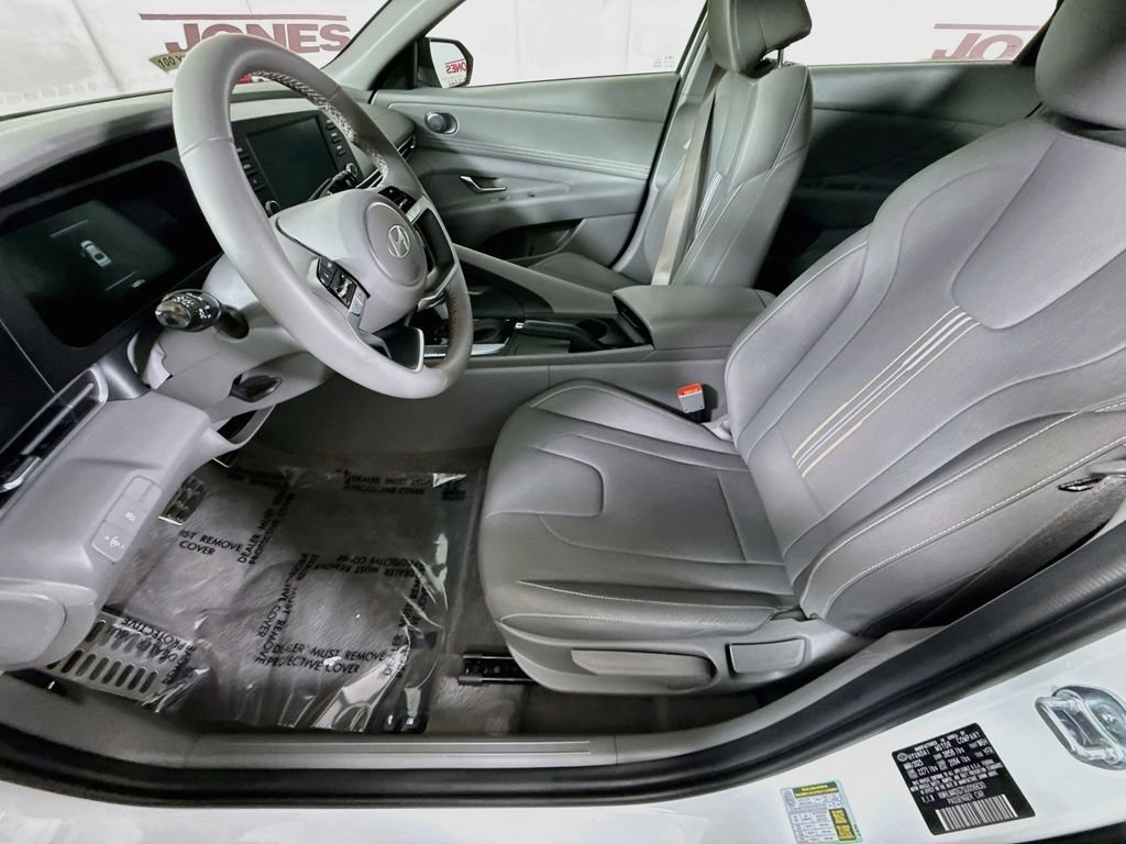Certified 2025 Hyundai Elantra Sport FWD image 25