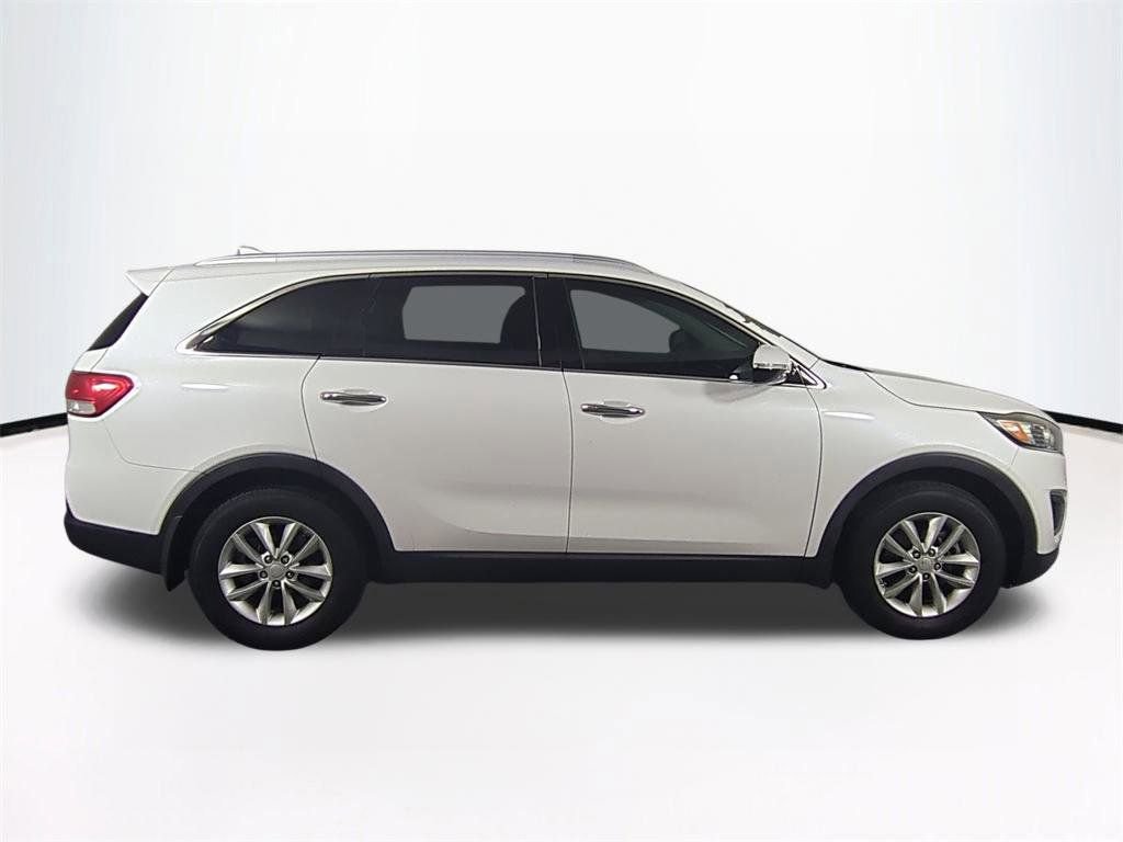 Used 2016 Kia Sorento FWD image 4