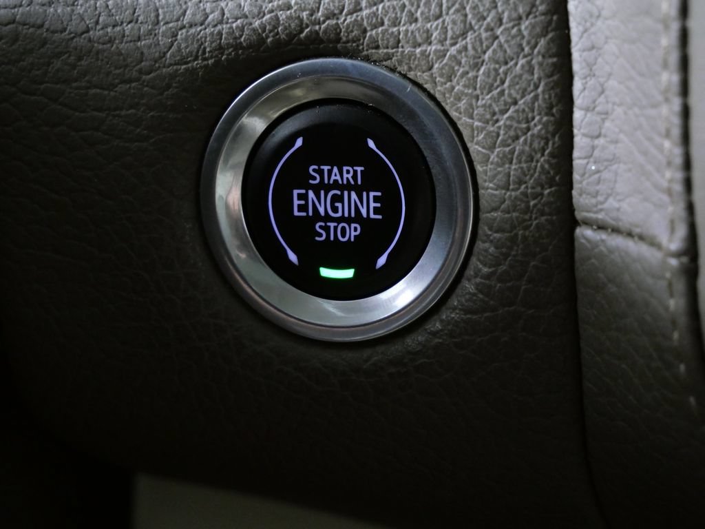 Used 2022 GMC Yukon XL Denali AWD/4WD image 26