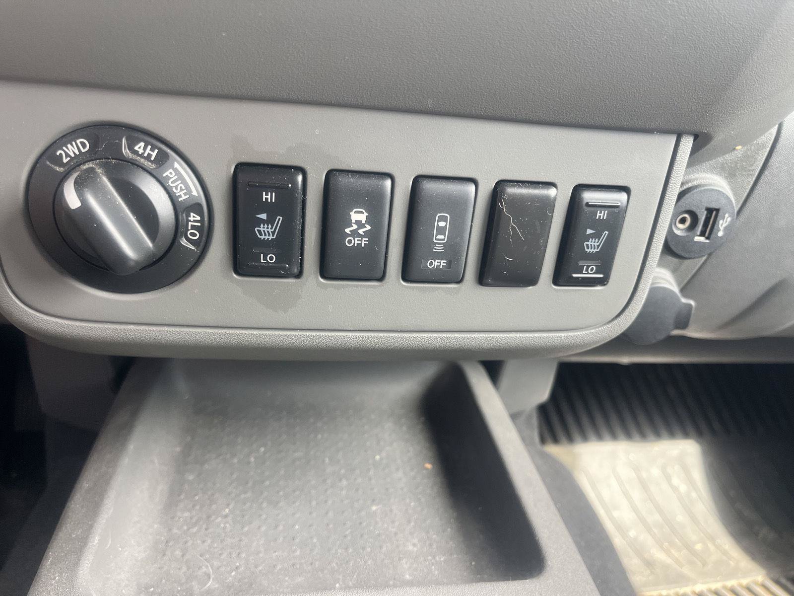 Used 2019 Nissan Frontier SV w/ Value Truck Package AWD/4WD image 21