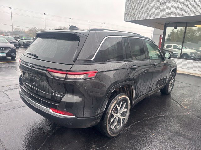 Used 2024 Jeep Grand Cherokee Limited AWD/4WD image 9