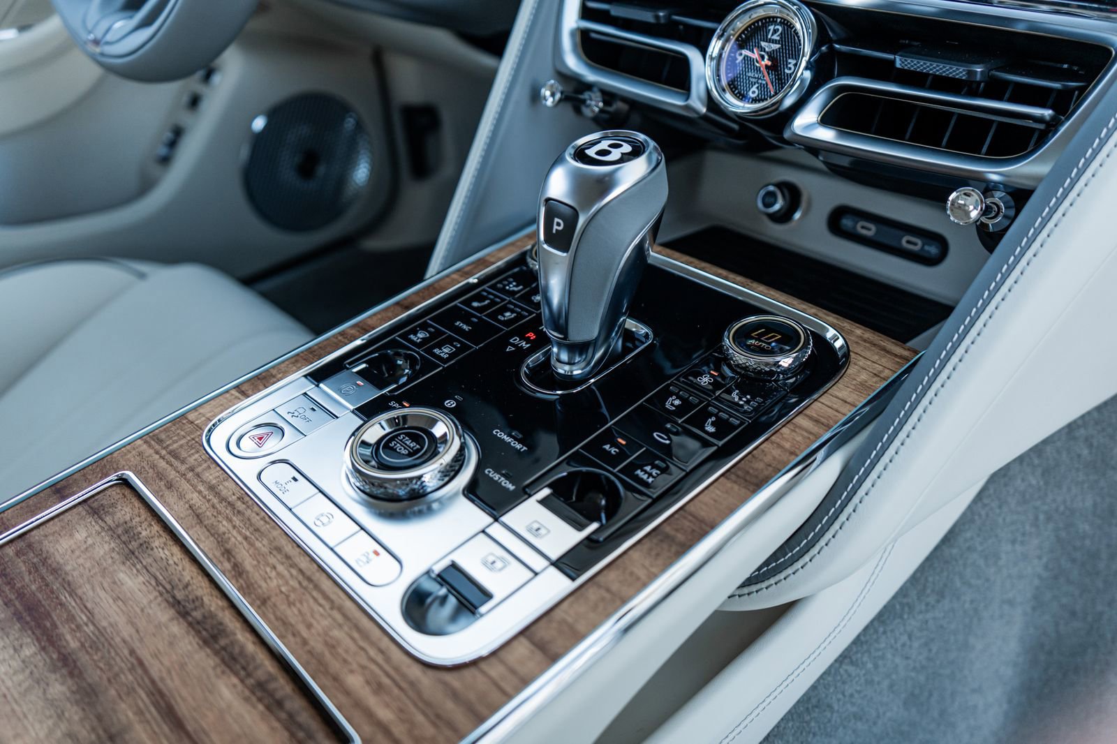 Certified 2026 Bentley Flying Spur Plug-In Hybrid image 46