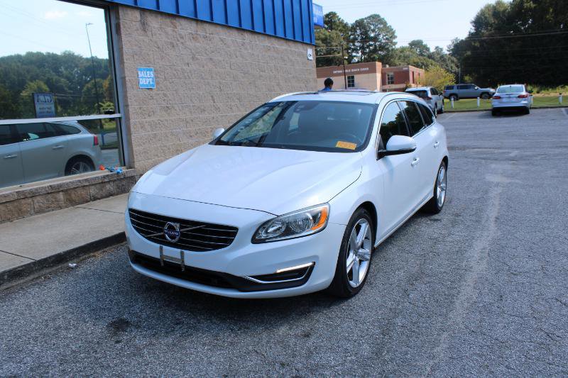 Used 2017 Volvo V60 T5 Premier w/ Convenience Package image 3