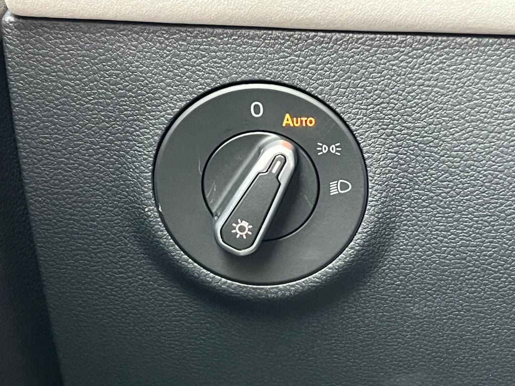 New 2026 Volkswagen Taos SE AWD/4WD image 17
