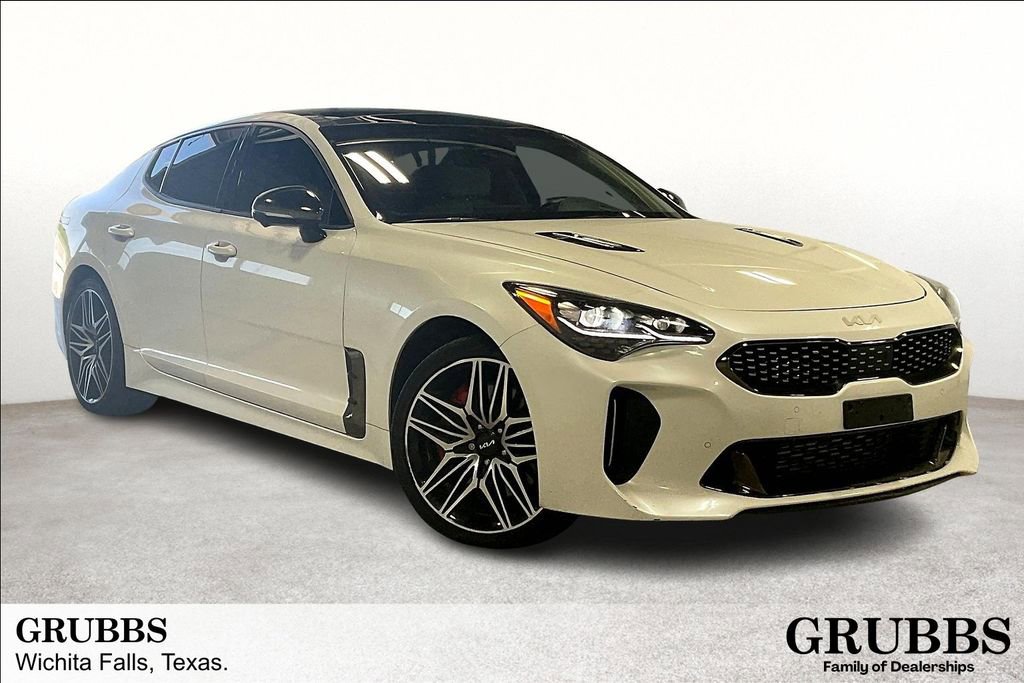 Used 2023 Kia Stinger GT2 image 1