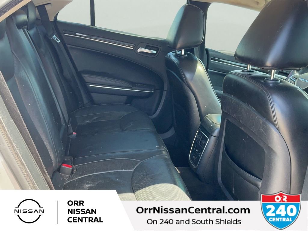 Used 2017 Chrysler 300 C RWD image 12