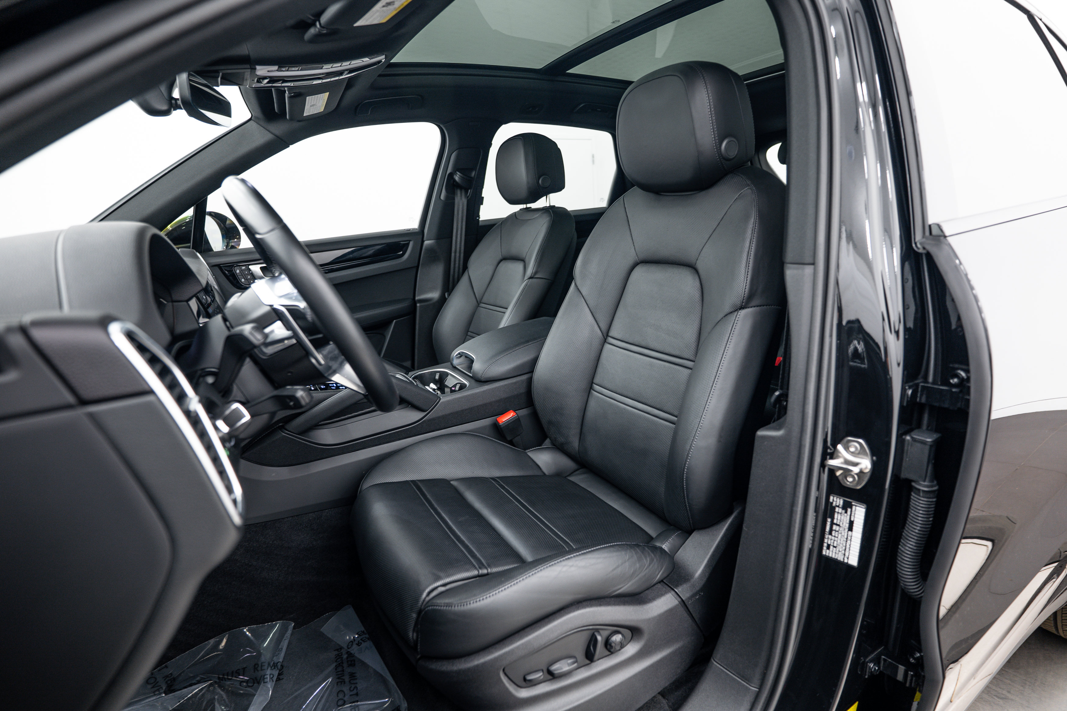 Certified 2023 Porsche Cayenne S AWD/4WD image 5