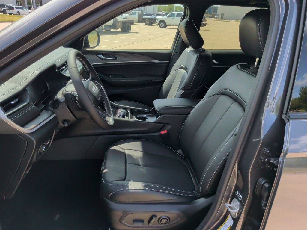 New 2026 Jeep Grand Cherokee Limited AWD/4WD image 13