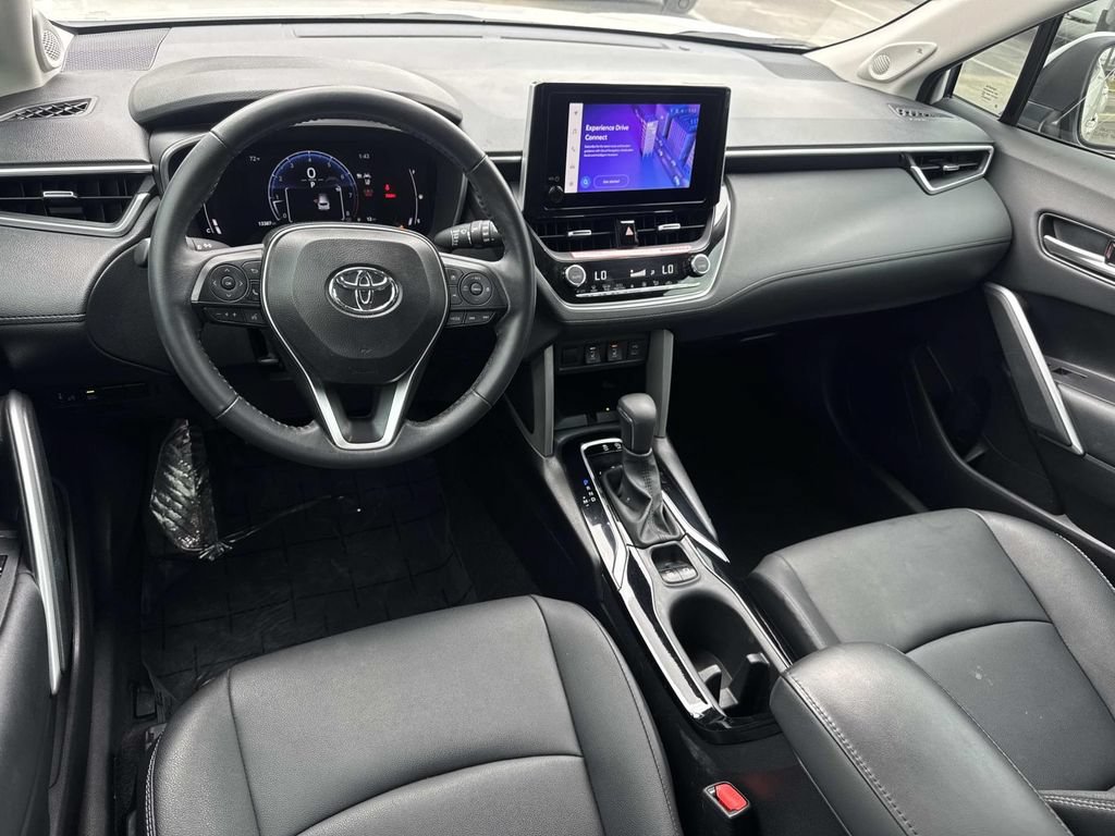 Used 2024 Toyota Corolla Cross XLE w/ Convenience Package FWD image 6