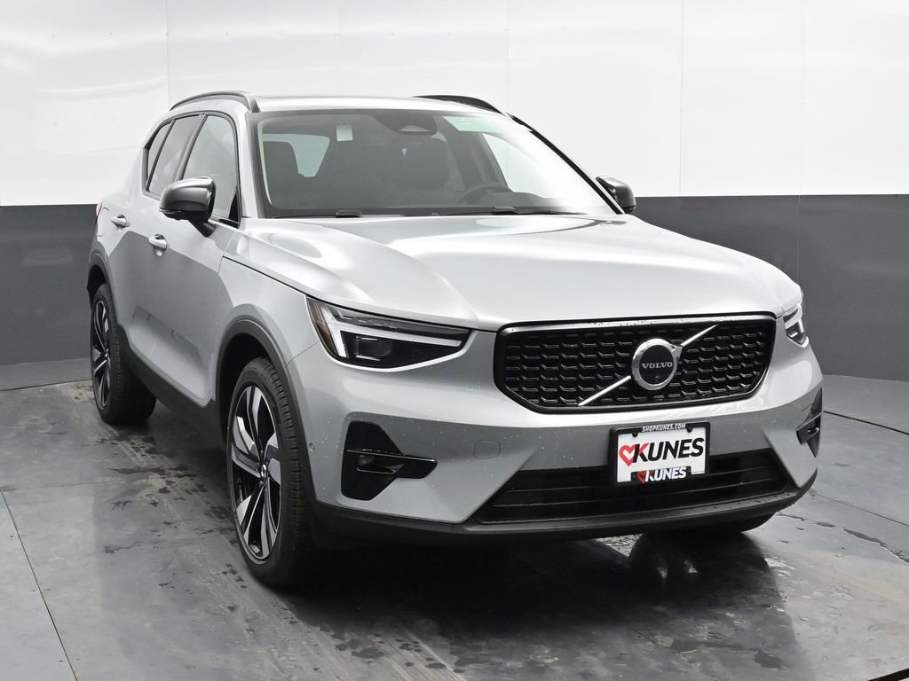 New 2025 Volvo XC40 B5 Ultra w/ Climate Package image 5
