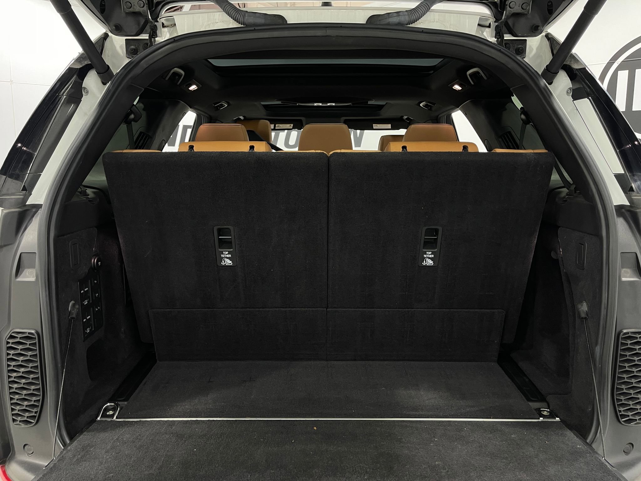 Used 2018 Land Rover Discovery HSE Luxury AWD/4WD image 26