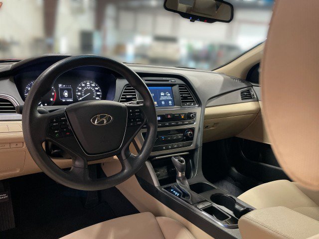 Used 2017 Hyundai Sonata SE FWD image 17