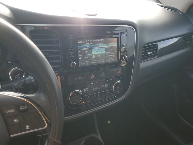 Used 2016 Mitsubishi Outlander SEL image 26