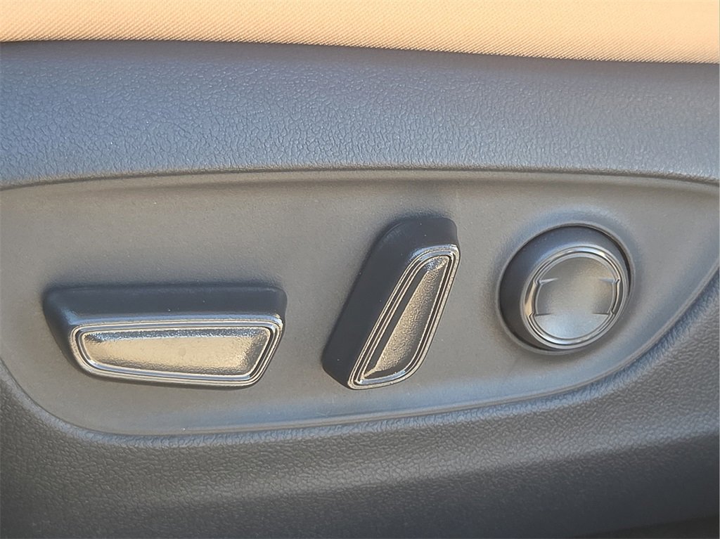 New 2025 Toyota RAV4 XLE image 18