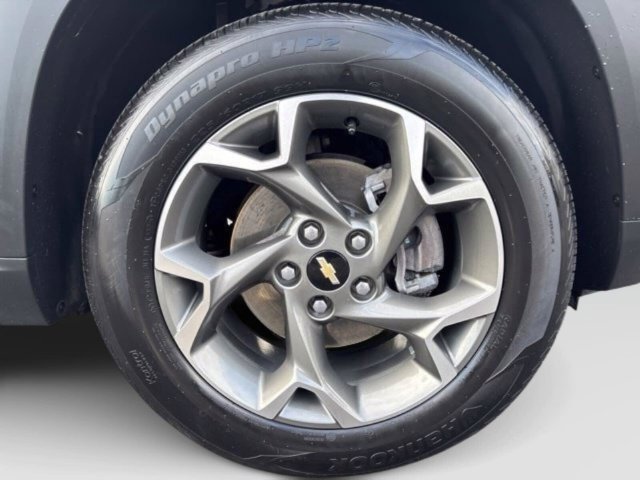 Used 2025 Chevrolet Trax LT w/ LT Convenience Package FWD image 15