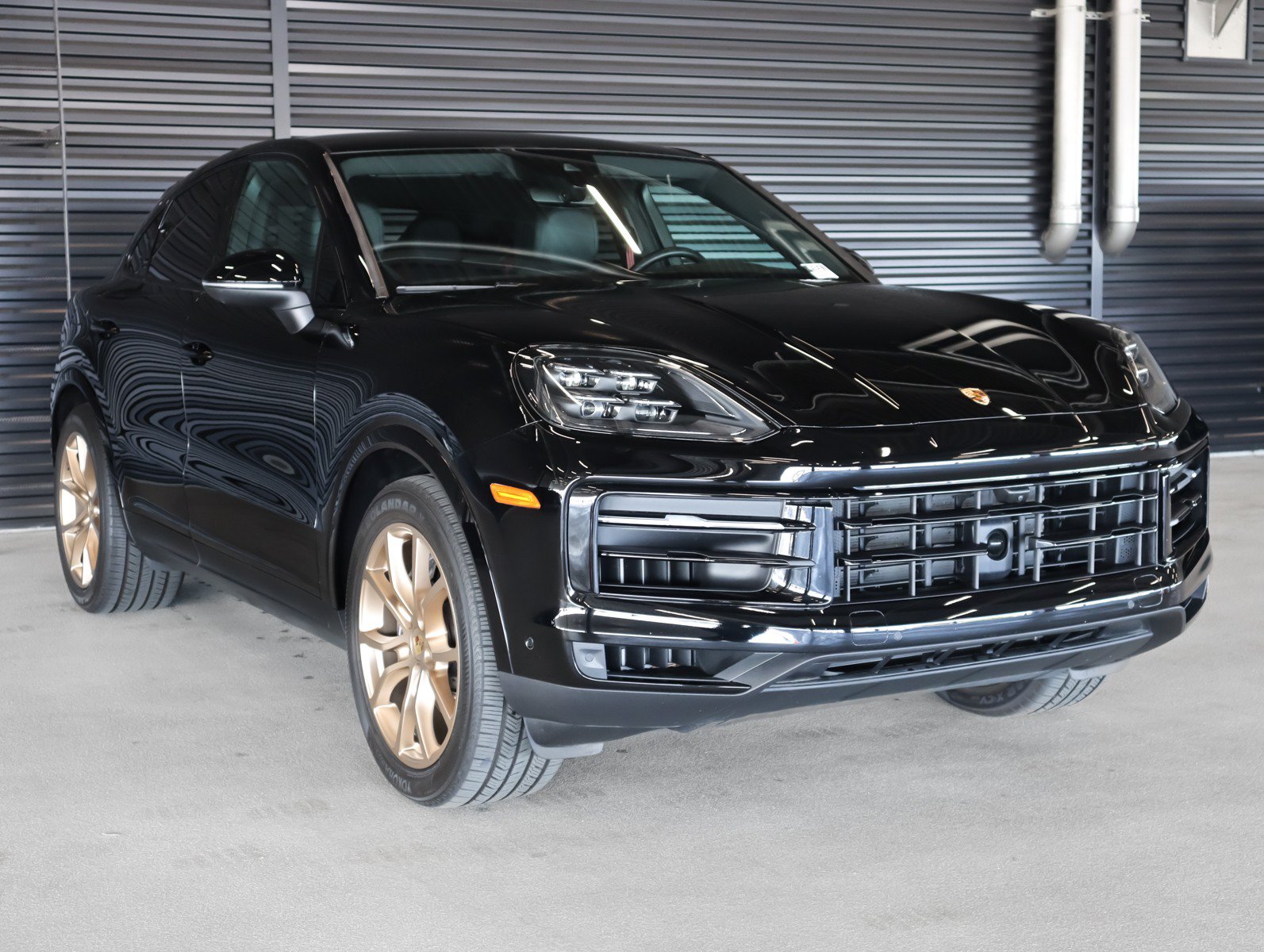 Certified 2024 Porsche Cayenne Coupe AWD/4WD image 7
