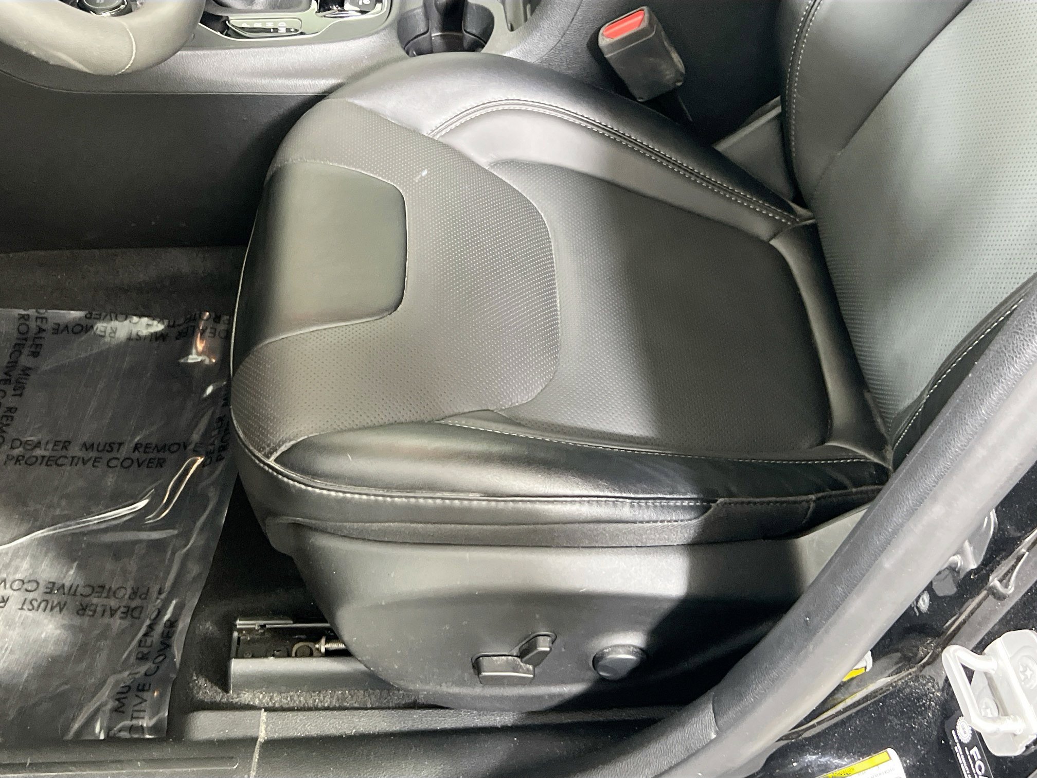 Used 2022 Jeep Cherokee Limited AWD/4WD image 18